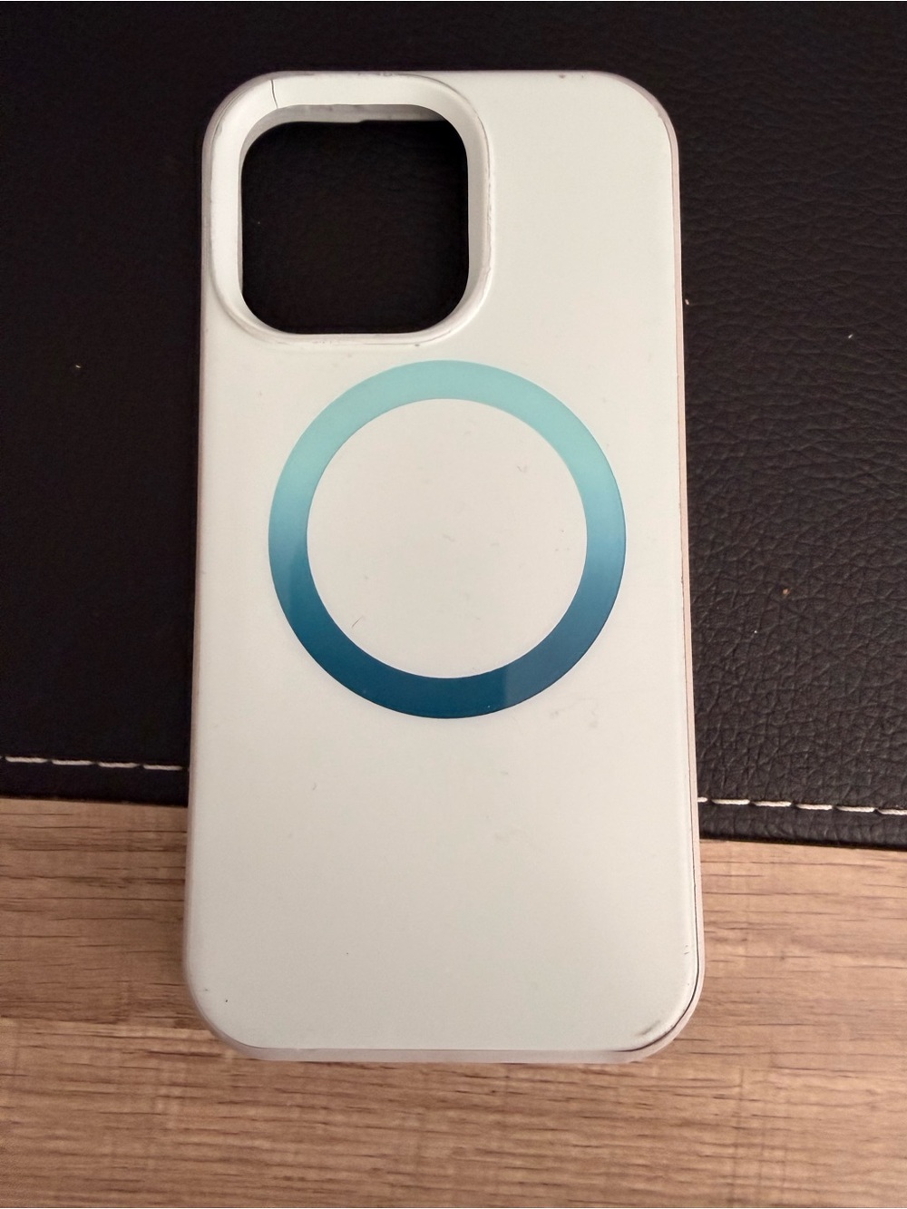 MagSafe-Compatible White Phone Case with Blue Gradient Ring iPhone 13 pro
